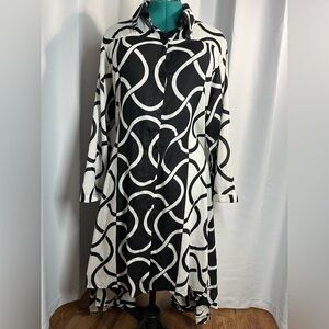 Chic Black and White Patterned Long Sleeve Dress